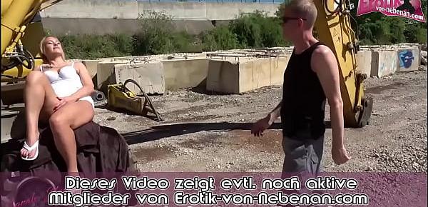 Deutsche blonde schlampe bei outdoor blowjob mit schlucken